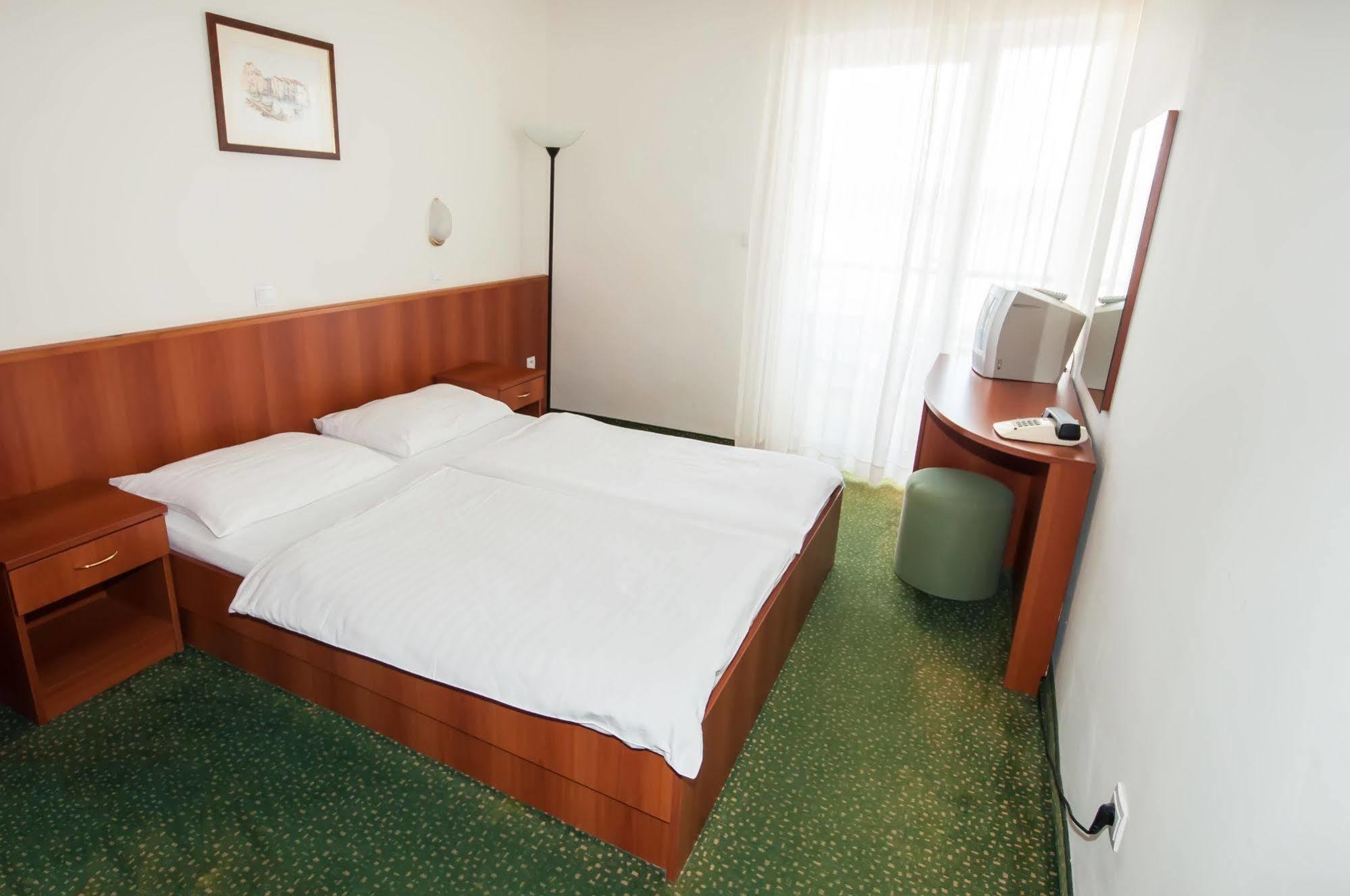 Hotel Lavanda Božava エクステリア 写真